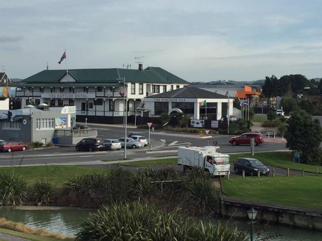 The Kentish Hotel Waiuku Esterno foto